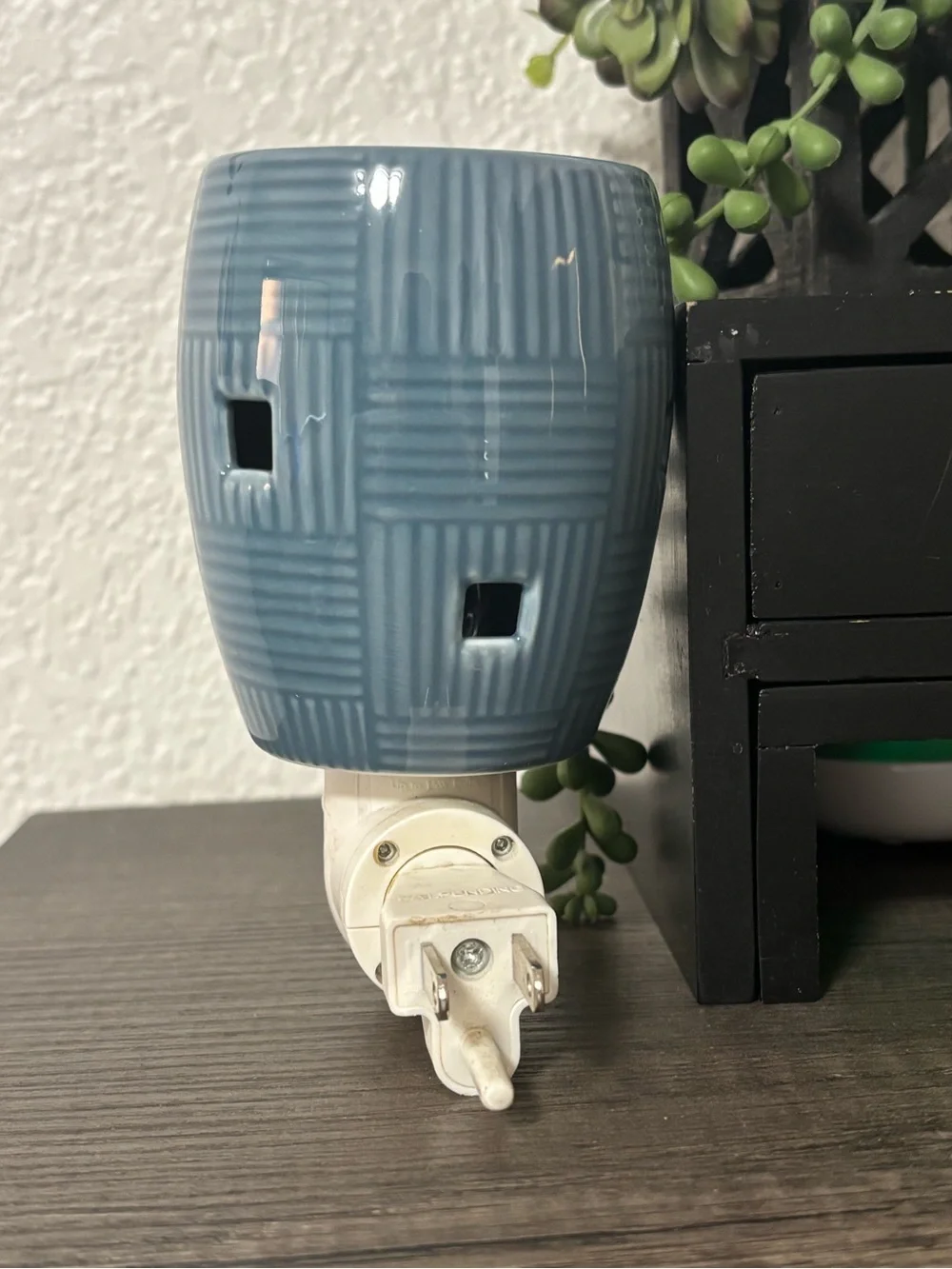 Scentsy Ceramic Plug-In Wax Warmer - Red or Blue